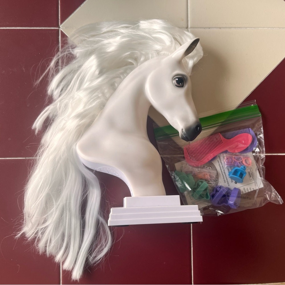 Breyer Horse Head Hair Mayne Beauty White